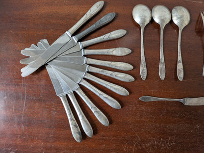 Lady Hamilton 1932 Oneida Community Plate Silverware Set - Stamped and Tested Silverplate - Knives, Forks, and Spoons