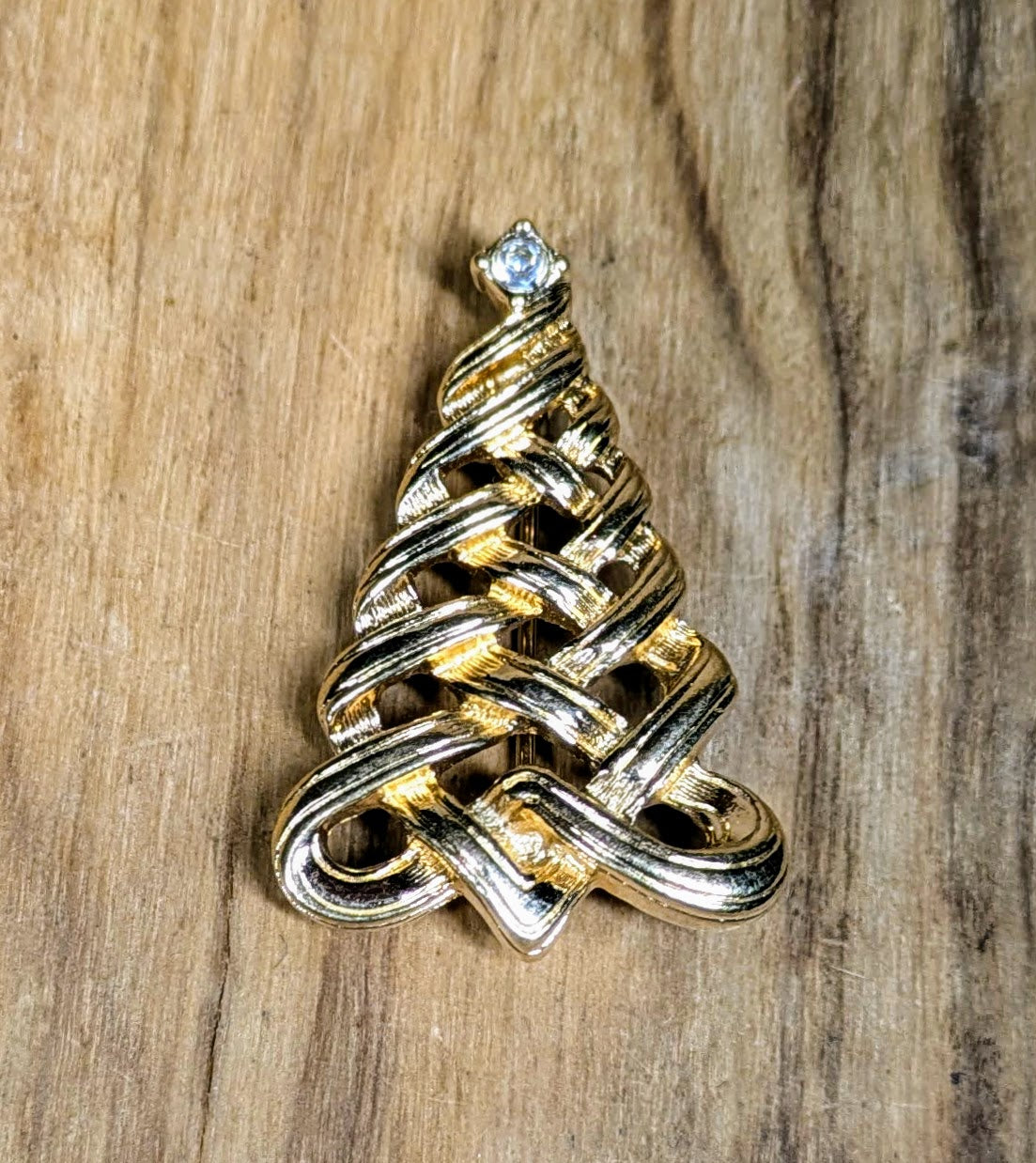 Stunning Avon Gold Tone Christmas Tree Rhinestone Brooch - 1.25 Inches Tall - Vintage Avon Holiday Pin