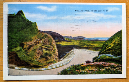 1937 Nuuanu Pali, Honolulu, Hawaii Linen Postcard - Chromo Lithograph - Antique Honolulu Hawaii Postcard