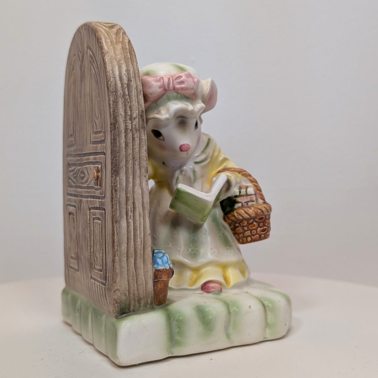 Exclusive Avon "My First Call" Cherished moments Presidents Club Figurine