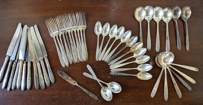 Grosvenor 1921 Oneida Community Plate Dinner Set - Stamped and Tested Silverplate - Knives, Forks, and Spoons - 48 pieces - Dinner Parties