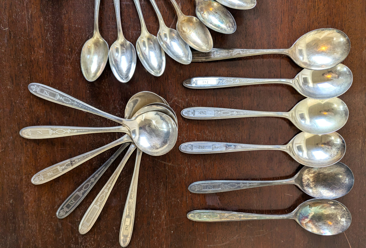 Grosvenor 1921 Oneida Community Plate Dinner Set - Stamped and Tested Silverplate - Knives, Forks, and Spoons - 48 pieces - Dinner Parties