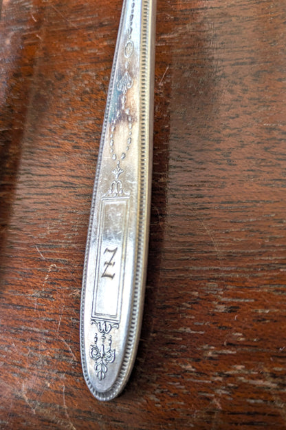 Grosvenor 1921 Oneida Community Plate Dinner Set - Stamped and Tested Silverplate - Knives, Forks, and Spoons - 48 pieces - Dinner Parties