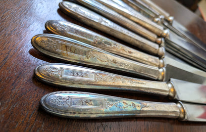 Grosvenor 1921 Oneida Community Plate Dinner Set - Stamped and Tested Silverplate - Knives, Forks, and Spoons - 48 pieces - Dinner Parties