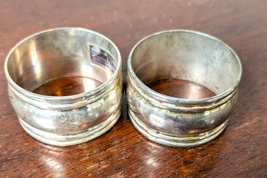 Set of 2 Gold Tone Creases Napkin Rings - Silverplated - Dinner Parties - Measurements Seen in Photos