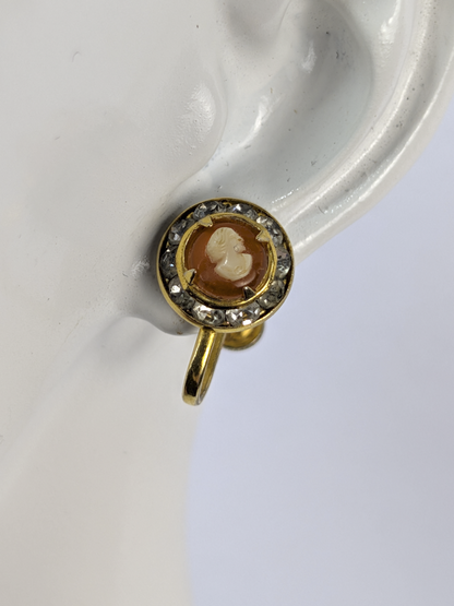 Vintage Elegant Orange Oval Cameo Clip-On Earrings - Dainty Cameo Clip-on Earrings Gold-Toned