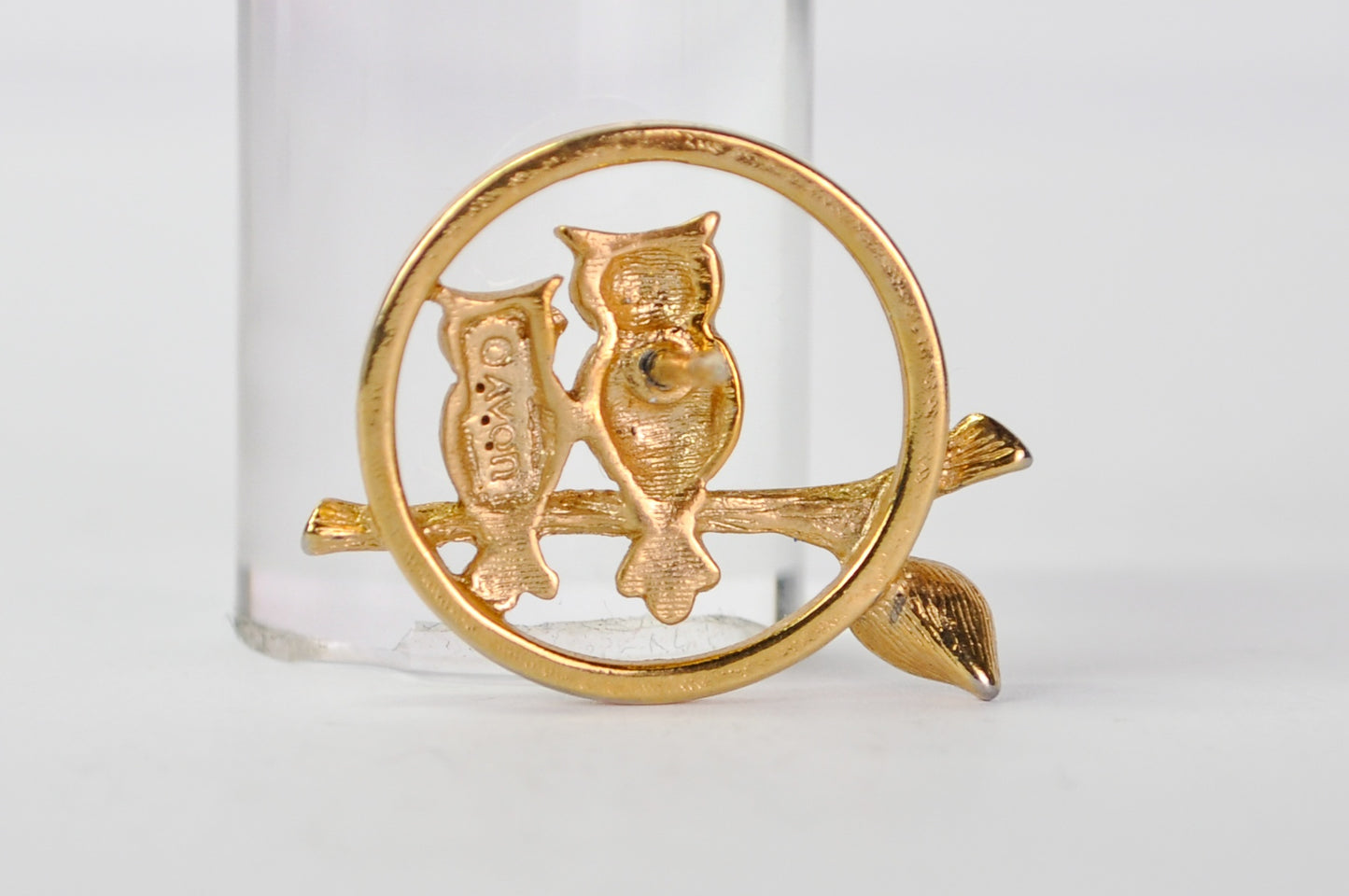 Vintage 1970s Avon Gold-Toned Owls Lapel Pin - 70s Avon Gold Two Owls on Branch Tie Tac Pin Brooch