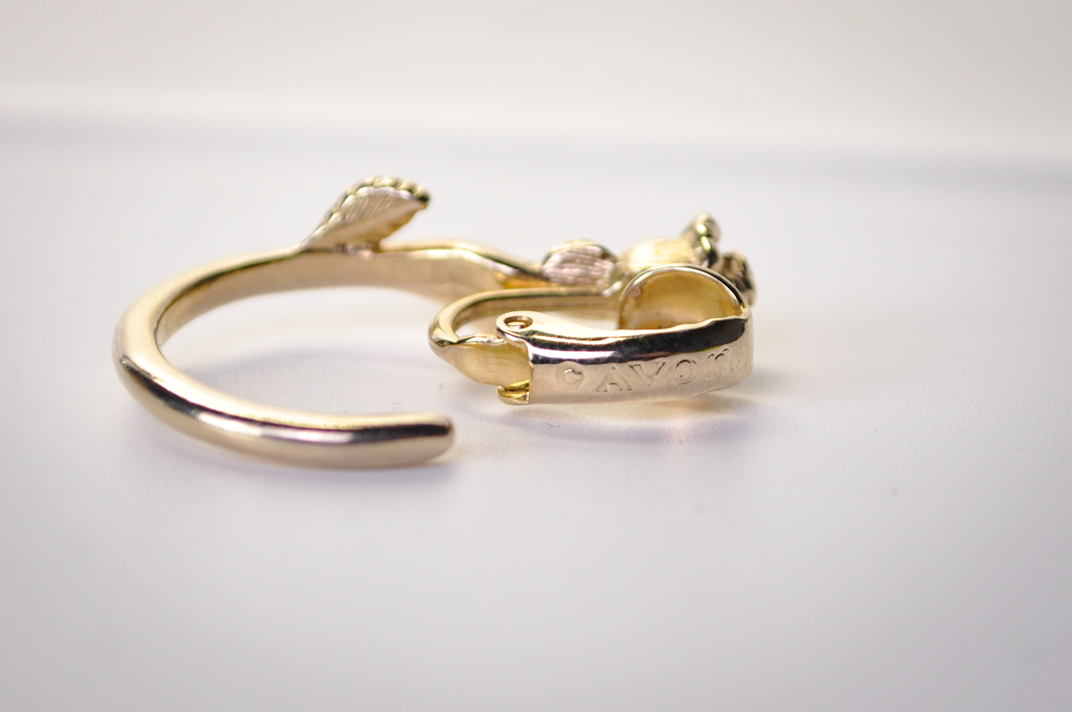 Vintage Avon Goldtone Longstem Rose Flower Hoop Clip-On Earrings - 1980s Avon Rose Stem Hoop Earrings