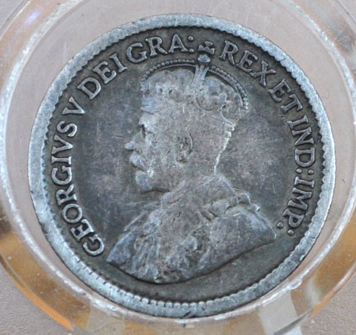 1915 Canadian Silver 5 Cent Coin - About Uncirculated, Toned, Nice Color - Canada 5 Cent Sterling Silver 1915 Canada - Lower Mintage