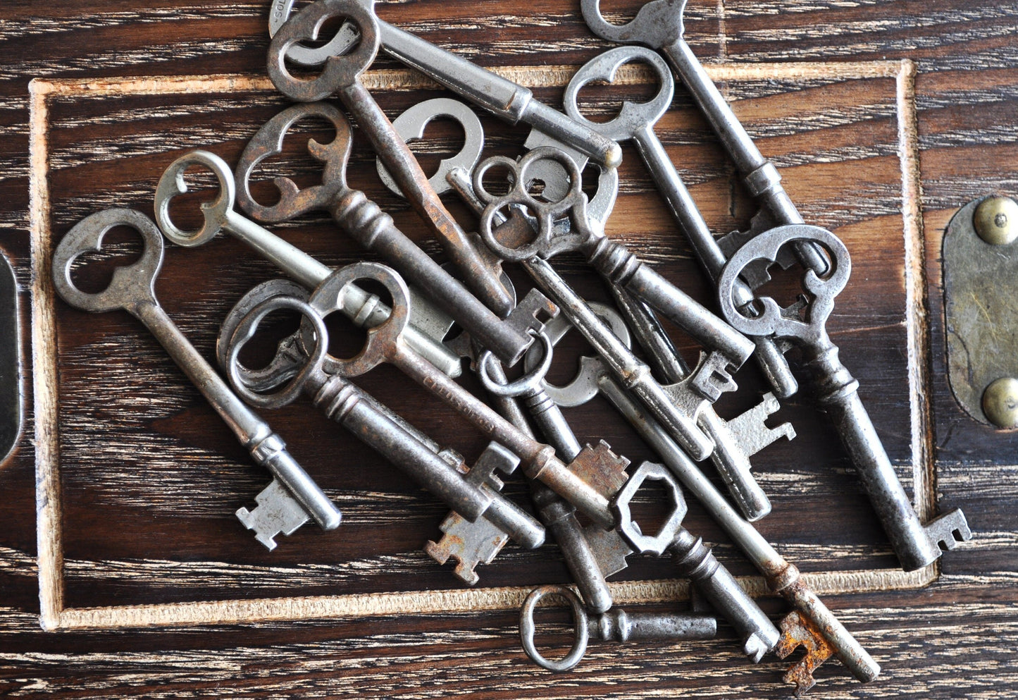 Antique Skeleton Keys! - Awesome for Décor, Craft Projects, Jewelry Projects - Vintage Keys, Real Old Keys from the 1800s
