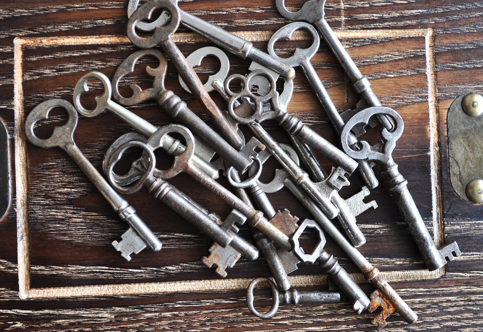 Antique Skeleton Keys! - Awesome for Décor, Craft Projects, Jewelry Projects - Vintage Keys, Real Old Keys from the 1800s