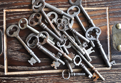Antique Skeleton Keys! - Awesome for Décor, Craft Projects, Jewelry Projects - Vintage Keys, Real Old Keys from the 1800s