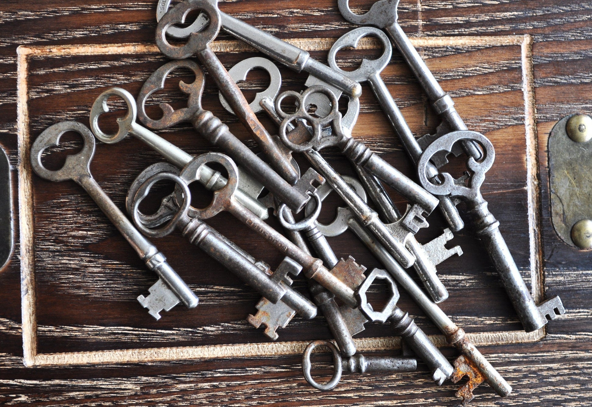 Antique Skeleton Keys! - Awesome for Décor, Craft Projects, Jewelry Projects - Vintage Keys, Real Old Keys from the 1800s