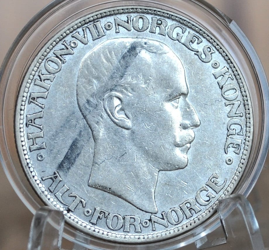 1917 Norway Silver 2 Kroner - Low Mintage, Only 378,000 made - Great Condition / Detail - Norwegian 2K 1917 Silver