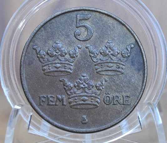 1950 Sweedish 5 Ore Coin - XF Condition - 1950 Sweeden Five Ore 1950 - Great for Birthdays, Jewelry, Collections