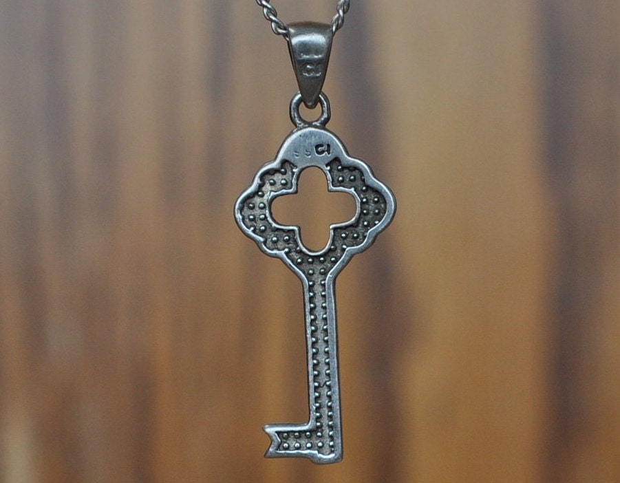 Beautiful Vintage Silver Skeleton Key Pendent - Sterling Skeleton Key Silver - Awesome Jewelry Piece