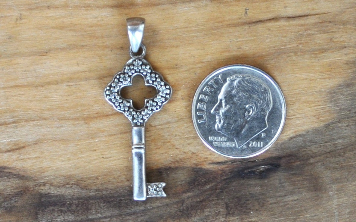 Beautiful Vintage Silver Skeleton Key Pendent - Sterling Skeleton Key Silver - Awesome Jewelry Piece