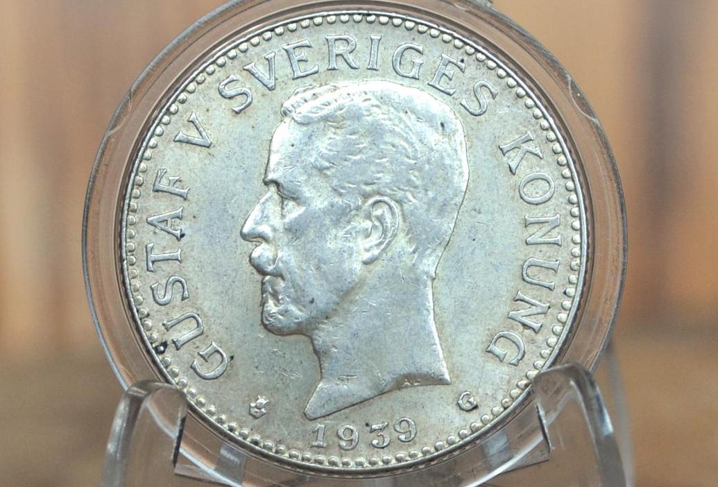 1939 2 Kroner Sweden Silver - BU (Uncirculated), lustrous coin, Swedish Two Kroner 1939 - King Gustaf V 80 % Silver