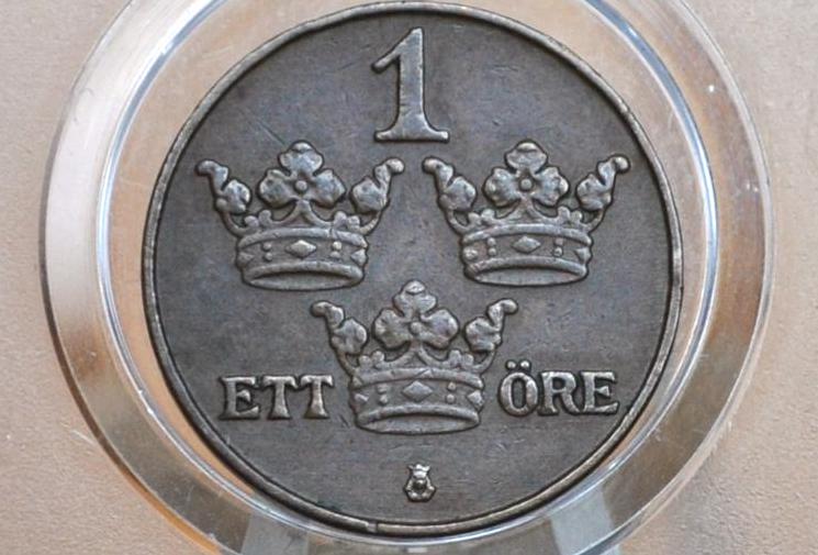 Swedish 1 Ore Coins - Choose by Date! Tiny coins - Sweden One Ore, Great for Birthdays, Jewelry, Collections, 1910s, 20s, 30s, 40s & 50s