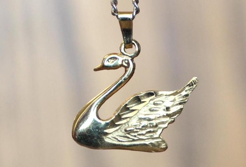 14K Gold Swan Bracelet Charm! Stamped 14K and tested - Gold Charm / Gold Swan Charm, Beautiful Piece! Yellow Gold Charm