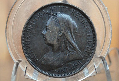 1900 Great Britain Half Penny - VF/XF (Very-Extremely Fine) Condition - UK Half Penny 1900 - Queen Victoria 1/2 Penny, Bronze ha'penny 1900