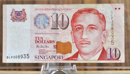 1999 (ND) Singapore 10 Dollar Bank Note - President Ishak Sports Type - Portrait Series Issue - 1999 Singapore Ten Dollar Note - P#40