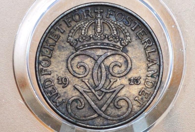 Swedish 1 Ore Coins - Choose by Date! Tiny coins - Sweden One Ore, Great for Birthdays, Jewelry, Collections, 1910s, 20s, 30s, 40s & 50s