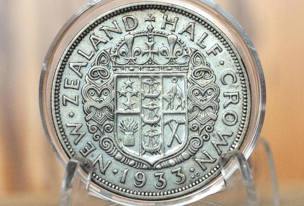 1933 New Zealand Silver Half Crown - Great Condition, XF - 50% Silver - 1933 Half Crown New Zealand