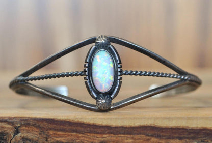 Vintage Navajo Sterling Silver White Opal Cuff Bracelet - Stunning Vintage "B" Stamped Sterling 925 Native American Opal Cuff Bracelet