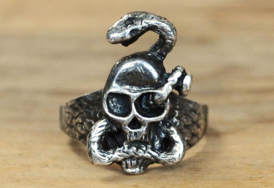 Vintage 1983 G&S Skull and Snakes Ring - Size 11.5 - Biker Ring - G and S Silver Skull and Snakes Ring - Halloween Ring