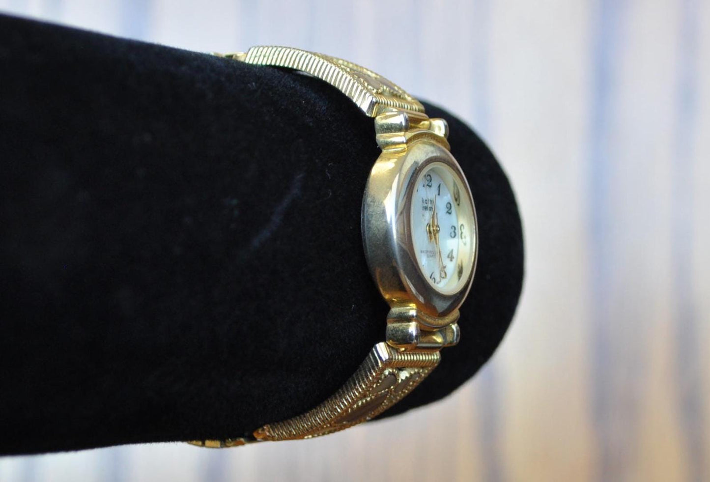 Vintage Kathy Ireland Ladies Gold Band Abalone Watch - Antique Kathy Ireland Gold Band watch - Working