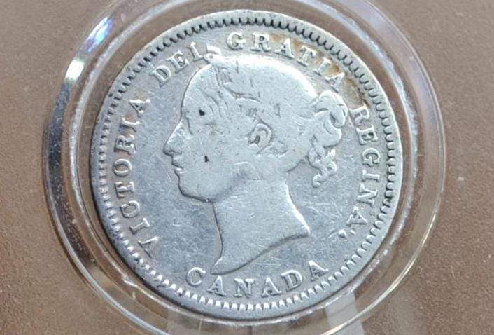 1880 Canadian Ten Cent - F (Fine) Grade / Condition - Obverse #2 10 Cent Canada 1880 10 Cent Silver - Queen Victoria, Low Mintage Coin