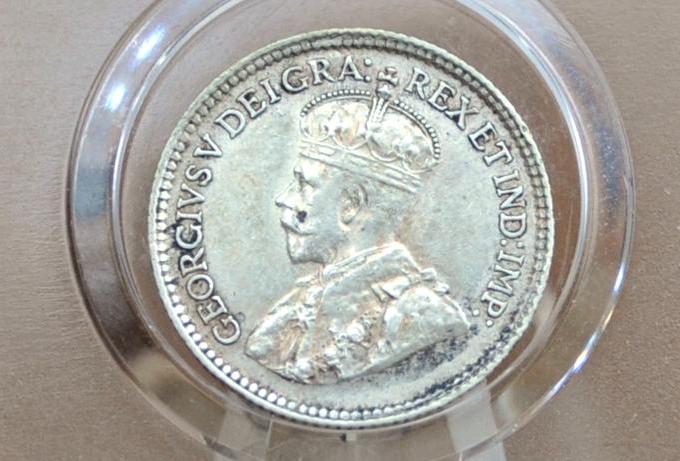 1918 Canadian Silver 5 Cent Coin - VF (Very Fine) Condition - King George - Canada 5 Cent Sterling Silver 1918 Canada
