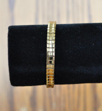 Vintage Timex Gold Toned 19mm Ladies Watch - Glitter Dial, Expansion Stretch Band - Dainty Timex Gold Glitter Dial Ladies Watch - No Battery