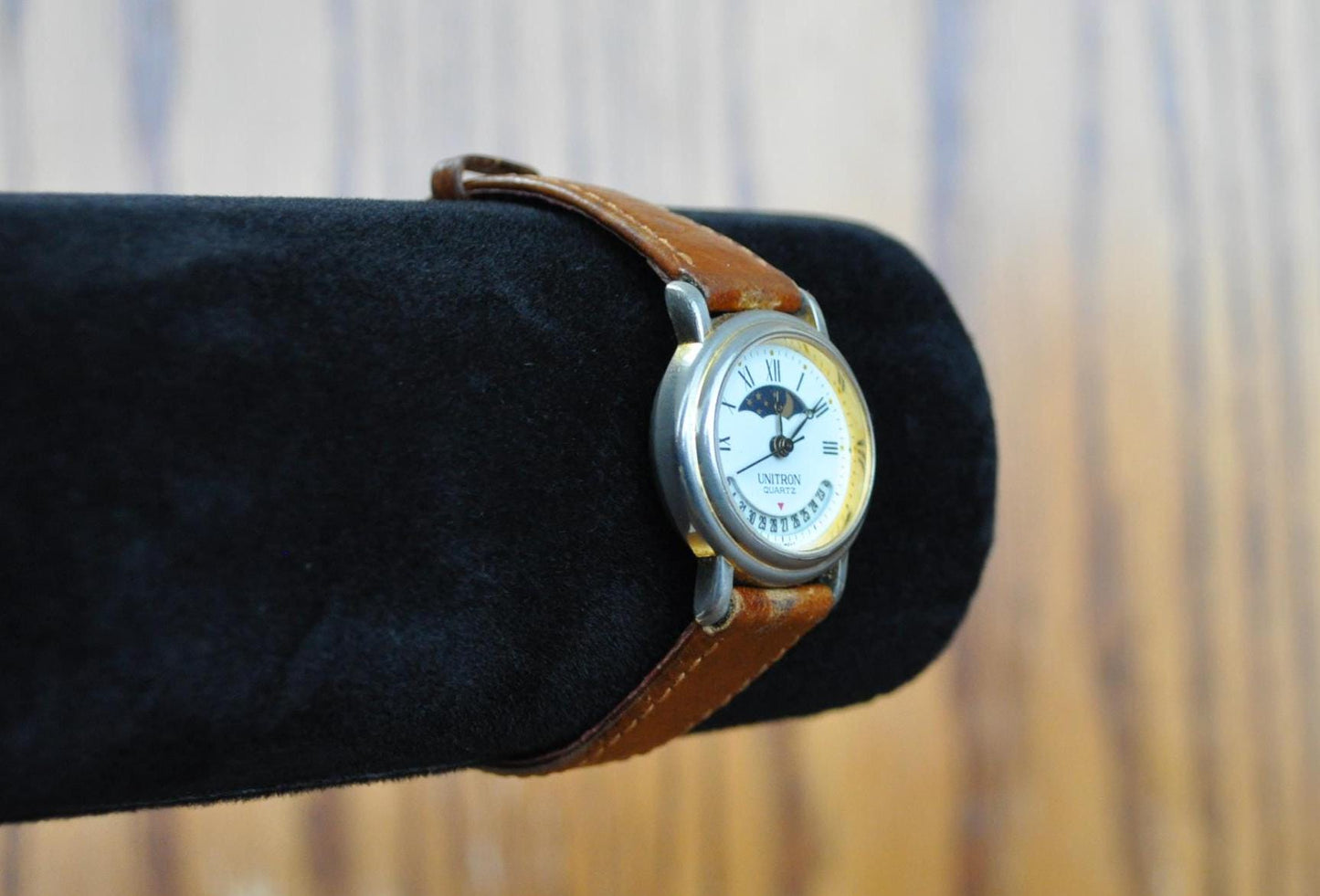 Vintage Edison Moon Phase Watch Unitron Quartz - Vintage Quartz Watch - 13 mm Ostrich Grain