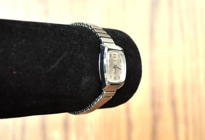 Vintage Timex Ladies Quartz Watch - Expansion Stretch Band - Timex Ladies Watch - New Battery, Not Working!