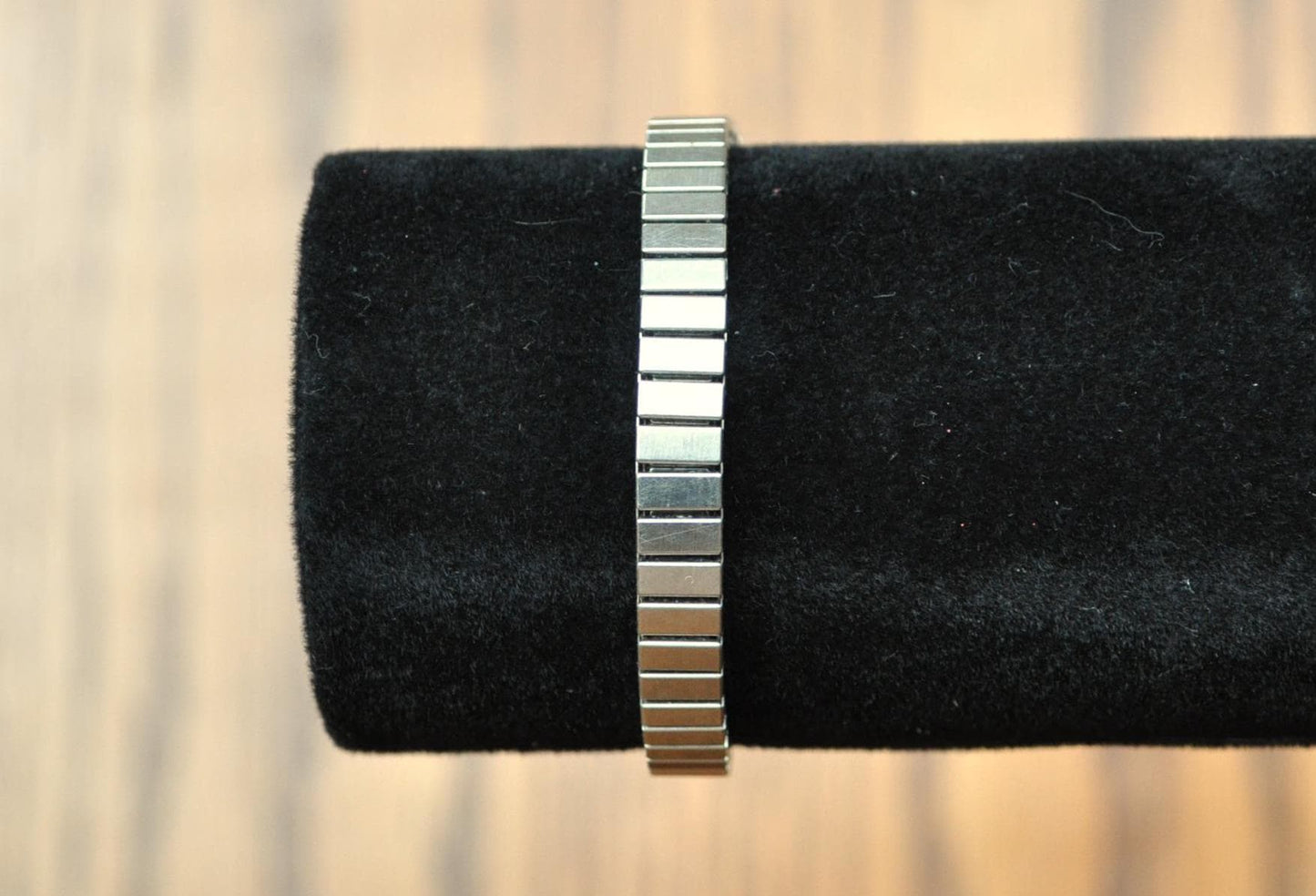 Vintage Timex Ladies Quartz Watch - Expansion Stretch Band - Timex Ladies Watch - New Battery, Not Working!