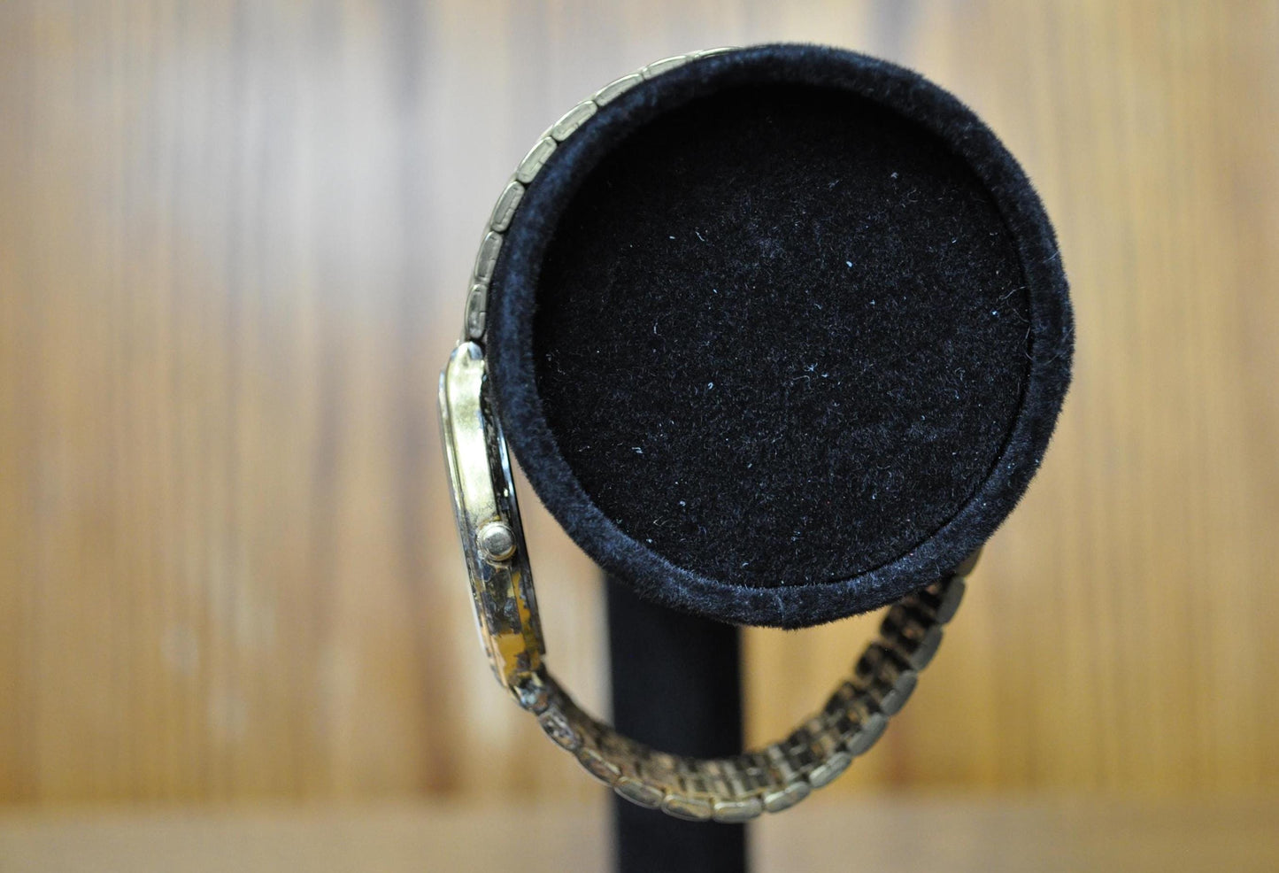 Vintage Seiko Quartz Gold Tone Watch - Antique Gold Tone Seiko Watch V701-6K09 - Not Working