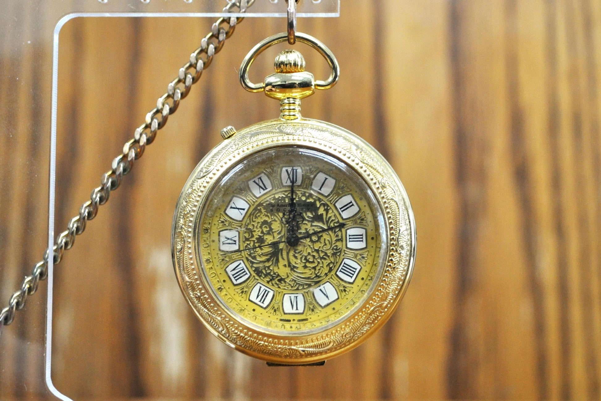 Vintage American Historic Society Gold Tone Pocket Watch Pendant - Not Working! - Antique American Historic Society Gold Tone Watch