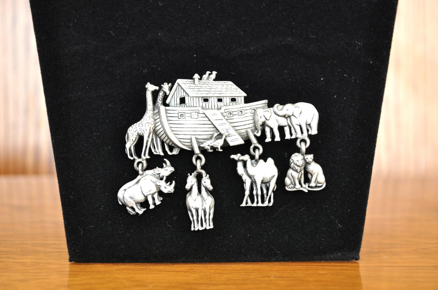 Awesome Pin! - JJ Jonette Noah's Ark Animal Pin - JJ Jewelry