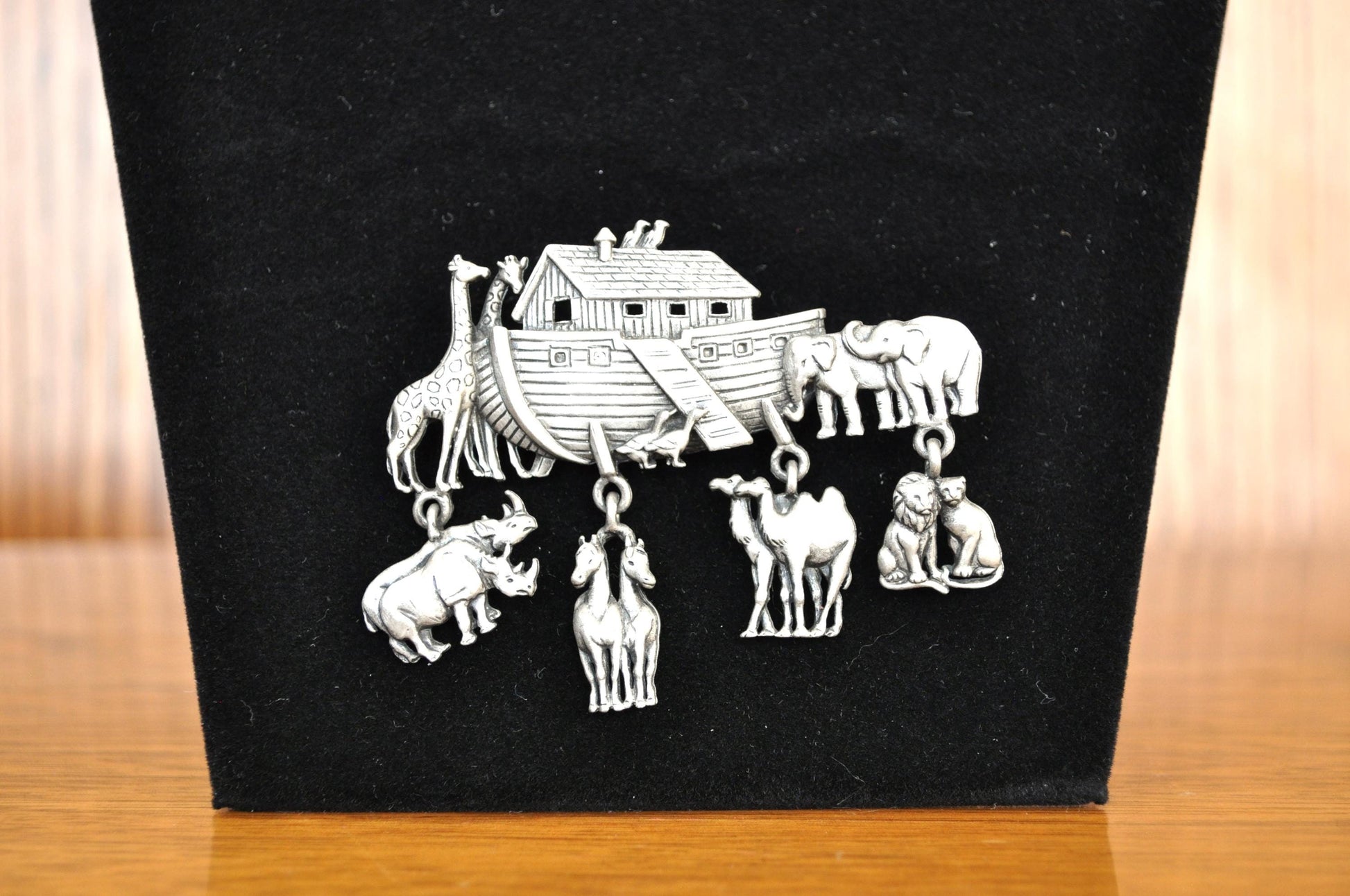 Awesome Pin! - JJ Jonette Noah's Ark Animal Pin - JJ Jewelry