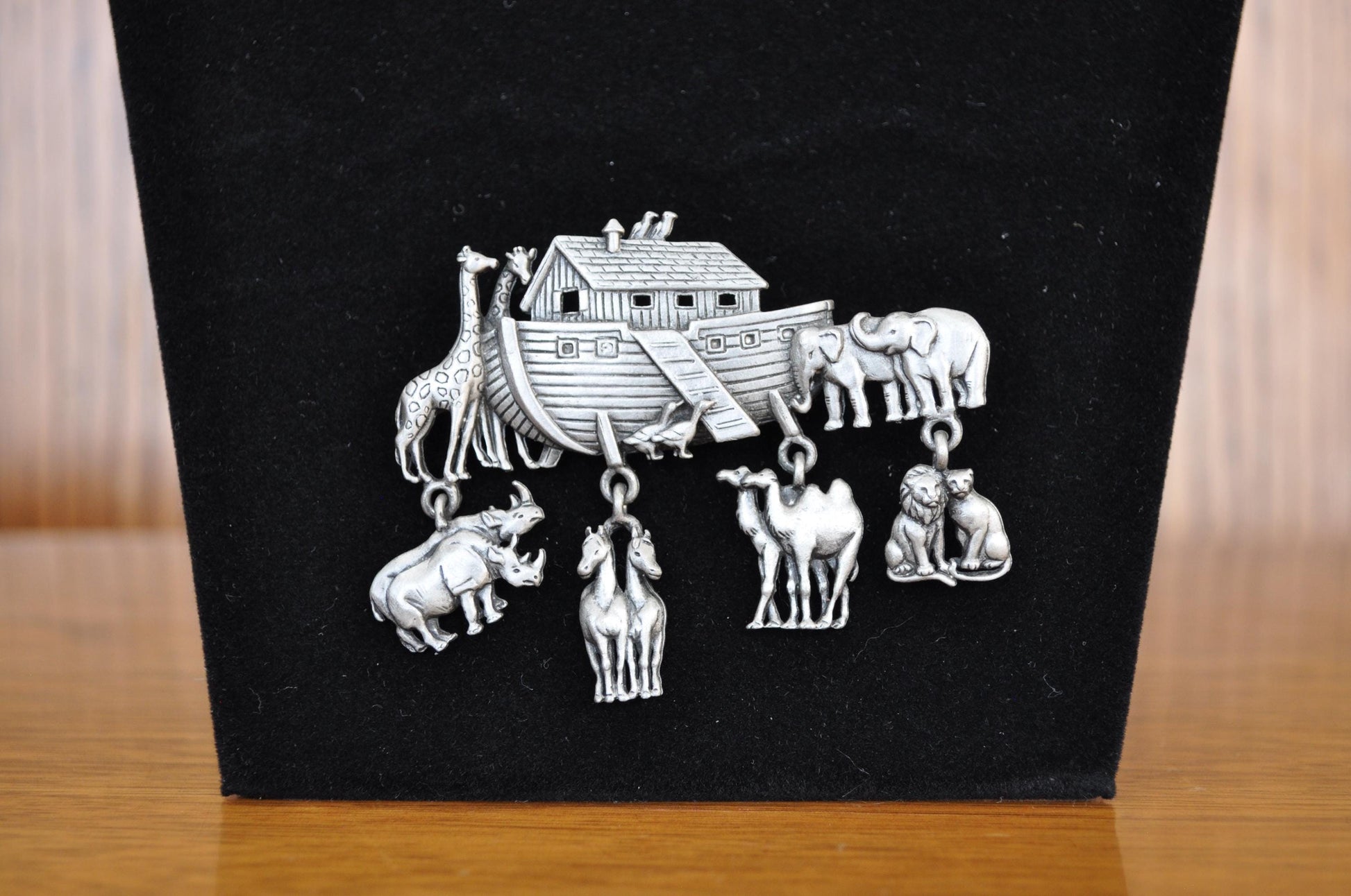 Awesome Pin! - JJ Jonette Noah's Ark Animal Pin - JJ Jewelry