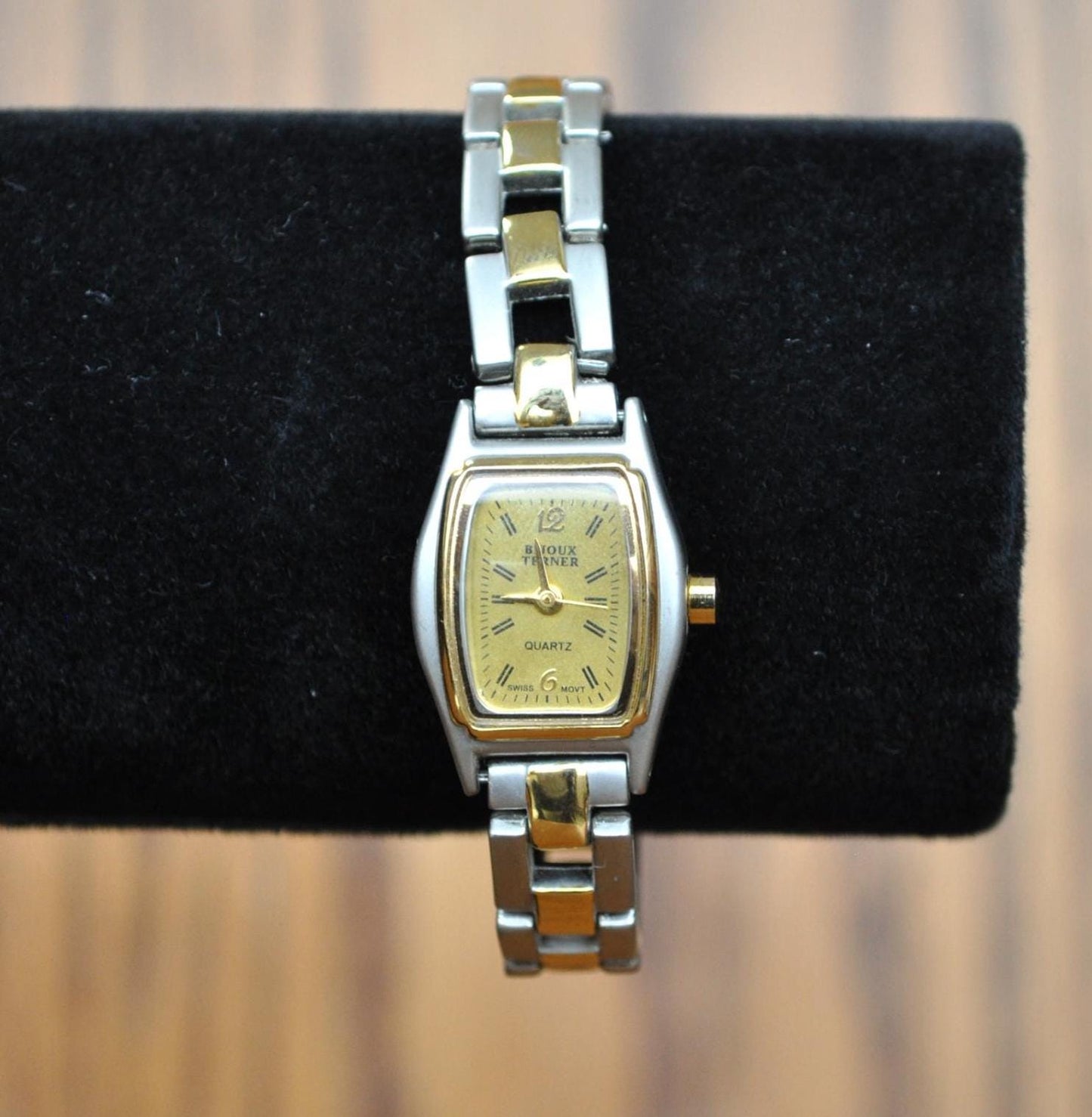 Vintage Bijoux Terner Analog Quartz Two-Toned Wristwatch - Yellow Gold Dial Face - Bijoux Terner Quartz Movement Watch - Working New Battery