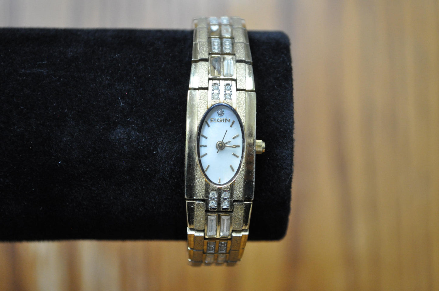 Vintage Elgin Ladies Gold Tone Windup Watch - Oval pearl Watch Dial - Antique Elgin Ladies Gold Toned Watch - Not Working