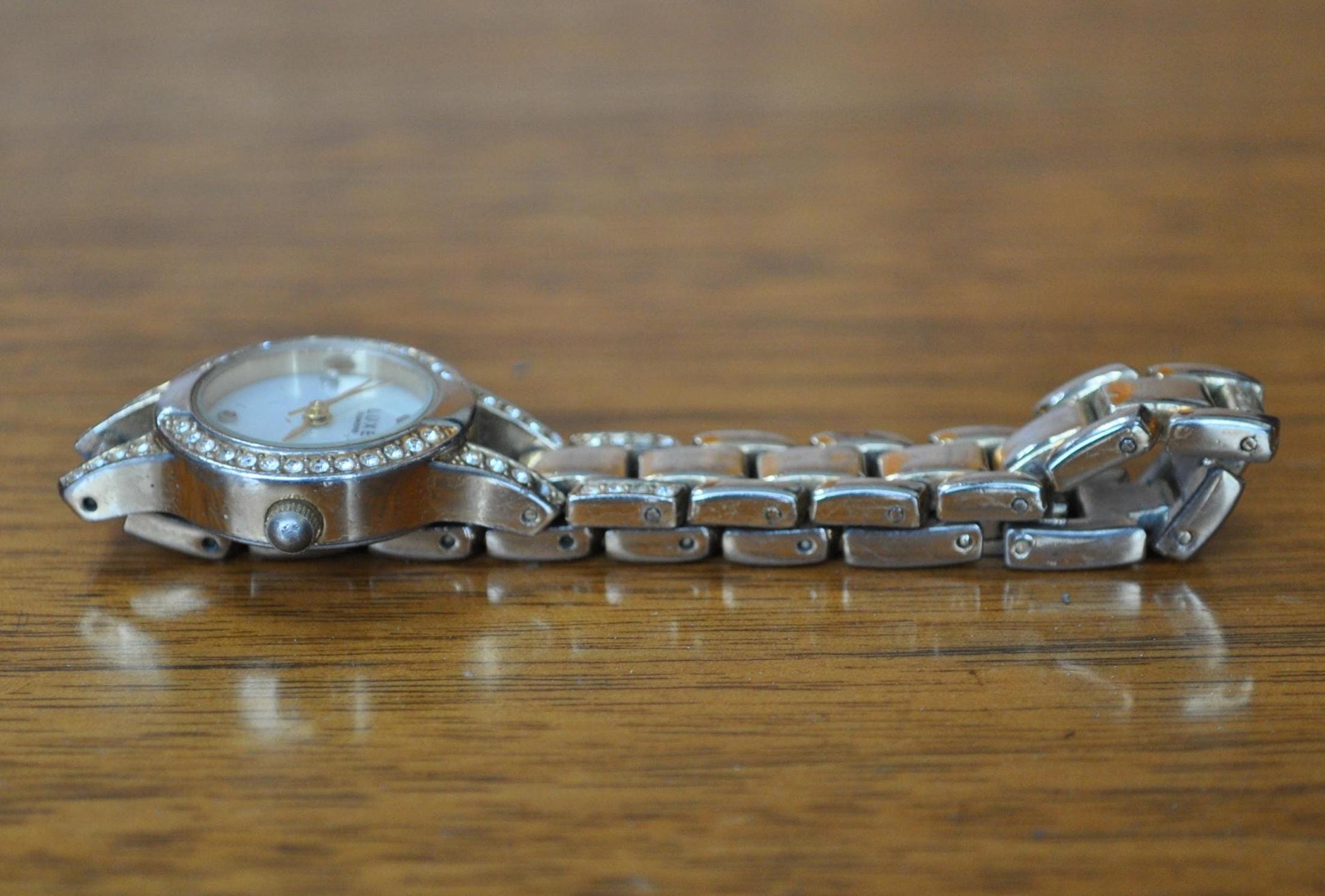 Vintage Luxe Silver Tone Diamond Women's Watch - Luxe Ladies Watch - Working!