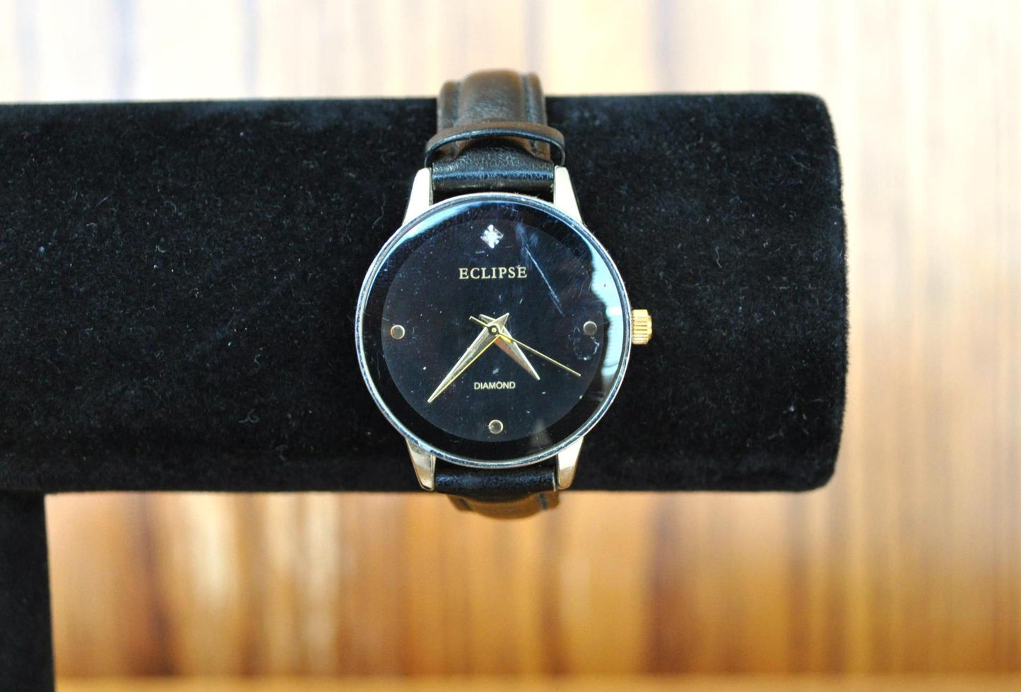 Amazing Eclipse Diamond Watch - Unisex Vintage Watch - Eclipse Diamond - Not Working!