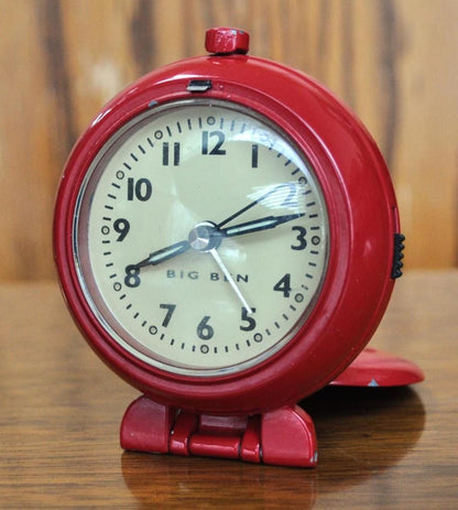 Vintage Big Ben Westclox Red Compact Travel Alarm Clock - Working, New Battery - Big Ben Travel Clasp Super Cool Vintage Alarm Clock!
