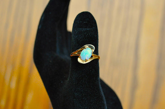 Beautiful 14k Fiery Opal Cocktail Ring - Size 5.5 - Fiery Opal 14 Karat Gold Cocktail Ring
