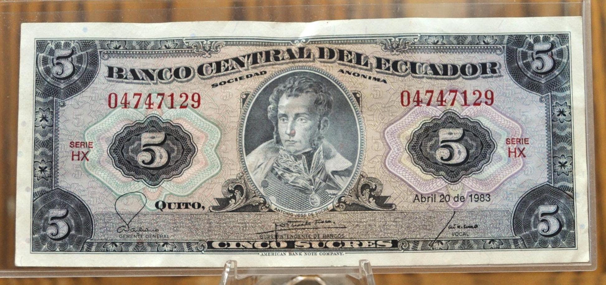 1983 Banco Central Del Ecuador 5 Sucre Note - Uncirculated Grade - Series HX - UNC 1983 Ecuadorian Five Sucres Cinco Sucres Note - P#108b