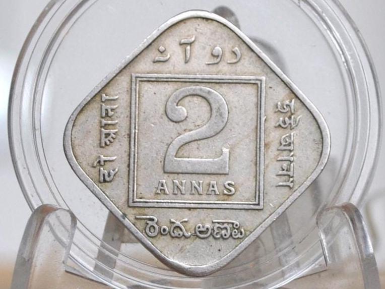 India 2 Annas 1935 - VF Condition - 1935 India 2 Annas - King George V -